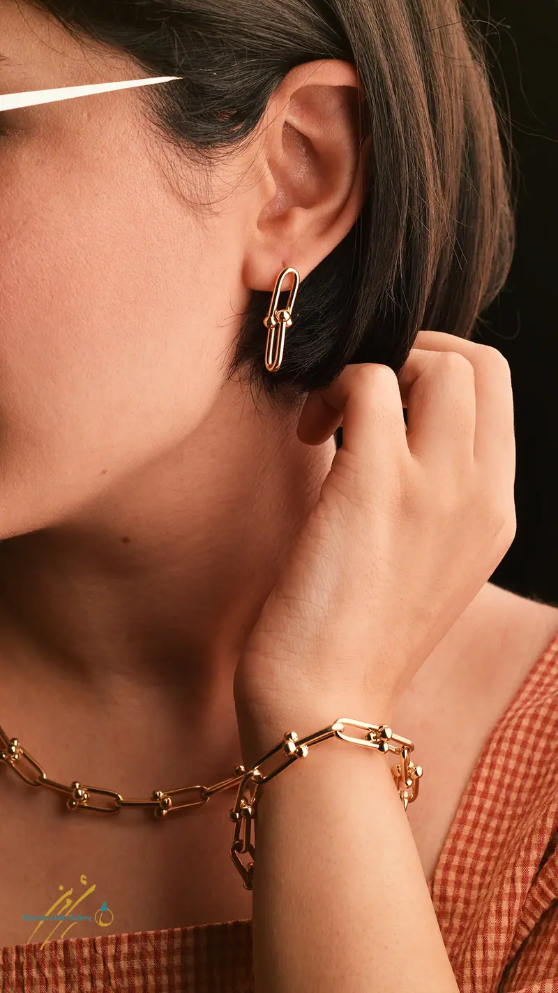 گوشواره طرح قفل — گوشواره طلای ۱۸ عیار گالری طلای شروین